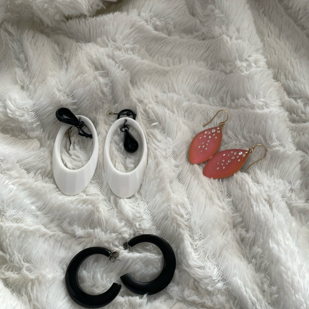 3pair earrings for 10$